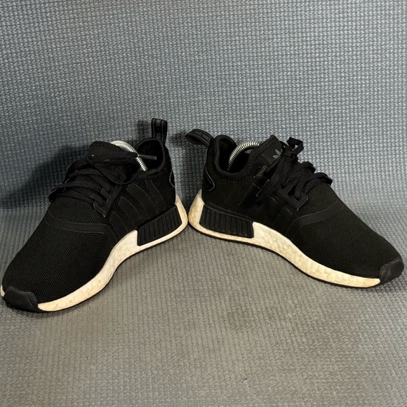 adidas NMD_R1 Running Casual Shoes Black/White Kid’s Size 2 - Picture 4 of 8